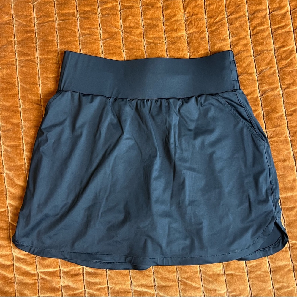 Women’s Black Skort Builtin Shorts with Wide‎ Waistband Size Large